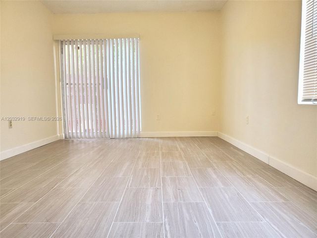 250 NW 107th Ave 106, Miami, FL 33172