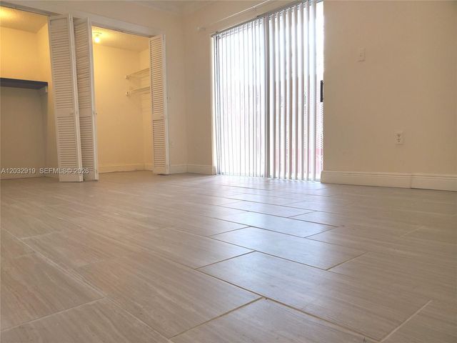 250 NW 107th Ave 106, Miami, FL 33172