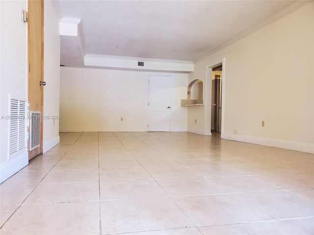 250 NW 107th Ave 106, Miami, FL 33172