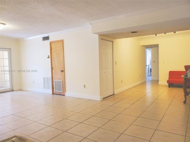 250 NW 107th Ave 106, Miami, FL 33172