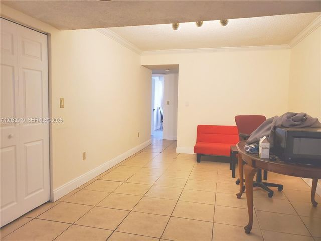 250 NW 107th Ave 106, Miami, FL 33172