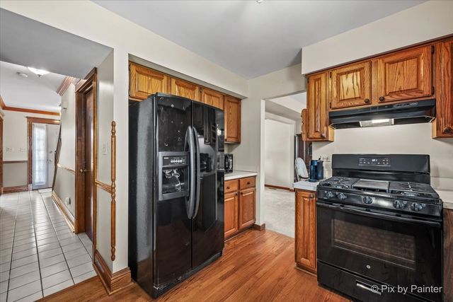 765 Crest Drive, Cary, IL 60013