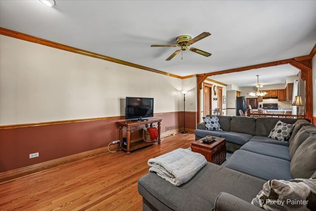 765 Crest Drive, Cary, IL 60013