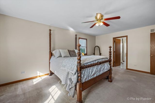 765 Crest Drive, Cary, IL 60013