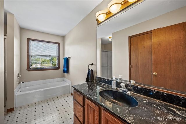 765 Crest Drive, Cary, IL 60013