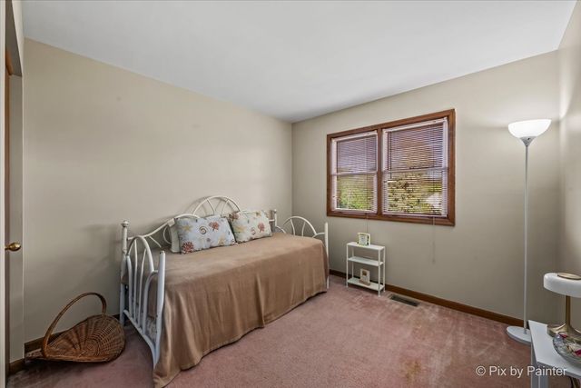 765 Crest Drive, Cary, IL 60013