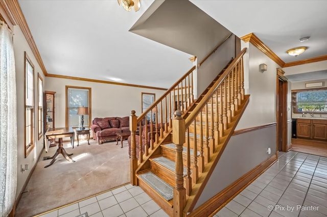 765 Crest Drive, Cary, IL 60013