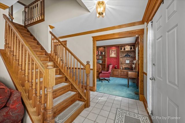 765 Crest Drive, Cary, IL 60013