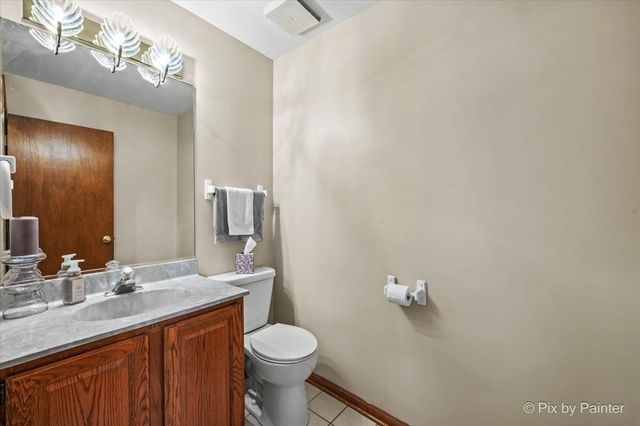 765 Crest Drive, Cary, IL 60013