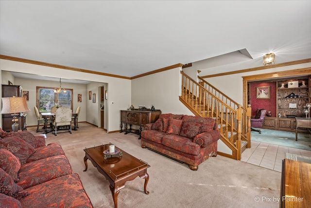 765 Crest Drive, Cary, IL 60013