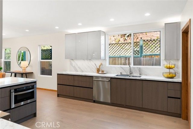 348 S Orange Drive, Los Angeles, CA 90036