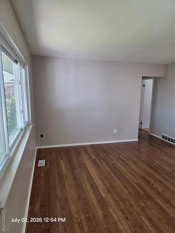 10952 Lesure, Sterling Heights, MI 48035