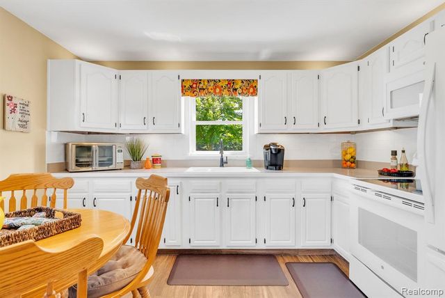 1020 Capac Road, Berlin, MI 48002