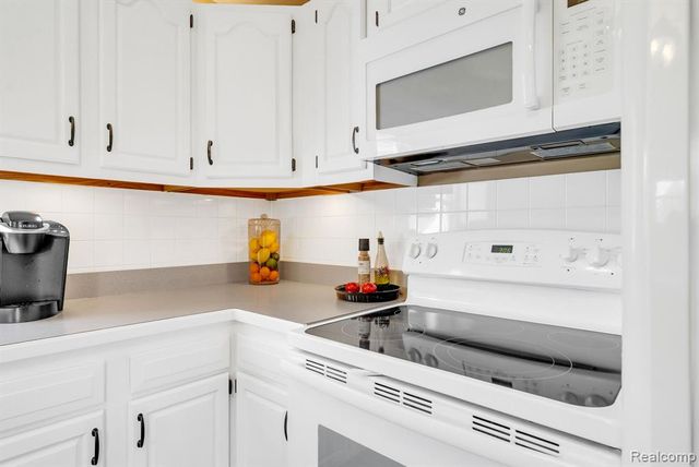 1020 Capac Road, Berlin, MI 48002