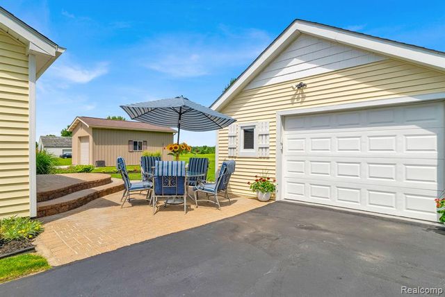 1020 Capac Road, Berlin, MI 48002