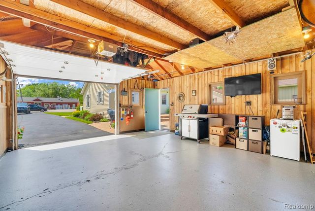 1020 Capac Road, Berlin, MI 48002