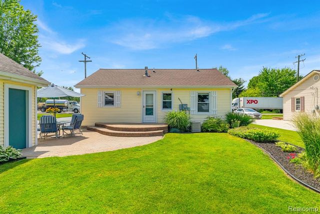 1020 Capac Road, Berlin, MI 48002