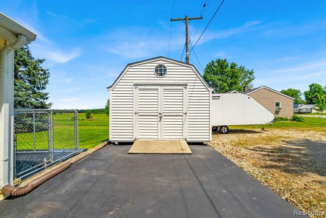 1020 Capac Road, Berlin, MI 48002