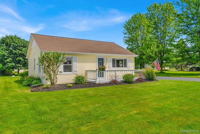 1020 Capac Road, Berlin, MI 48002