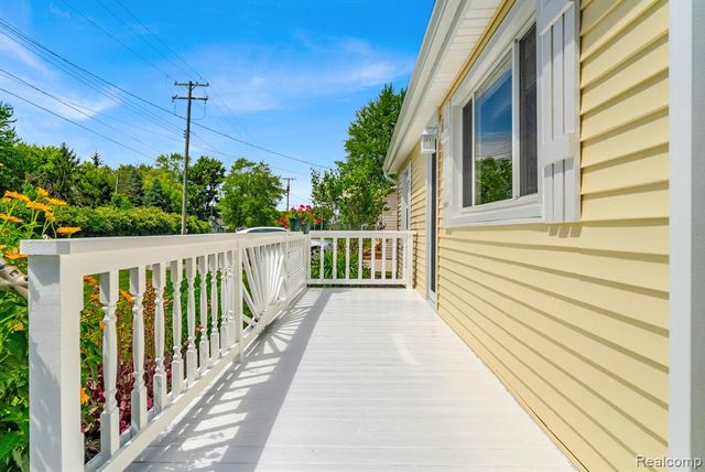 1020 Capac Road, Berlin, MI 48002