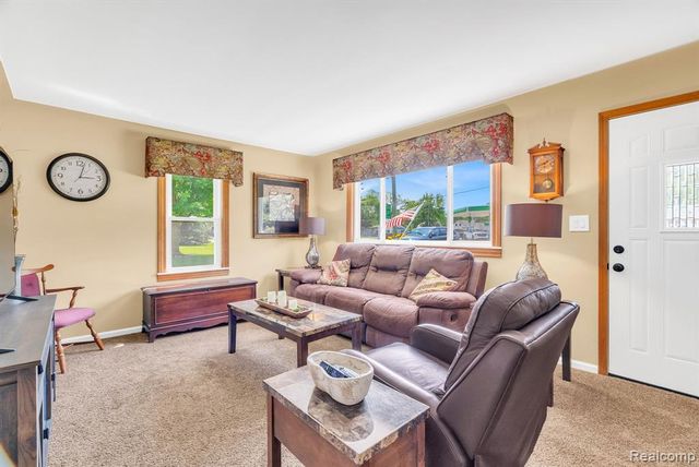 1020 Capac Road, Berlin, MI 48002