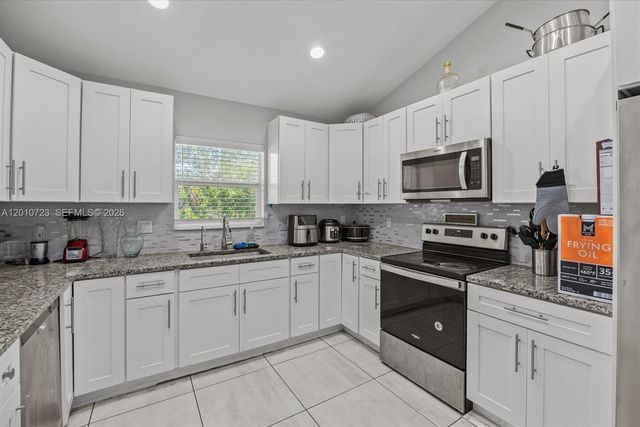 115 SW Glenwood Drive, Port St. Lucie, Port St Lucie, FL 34984
