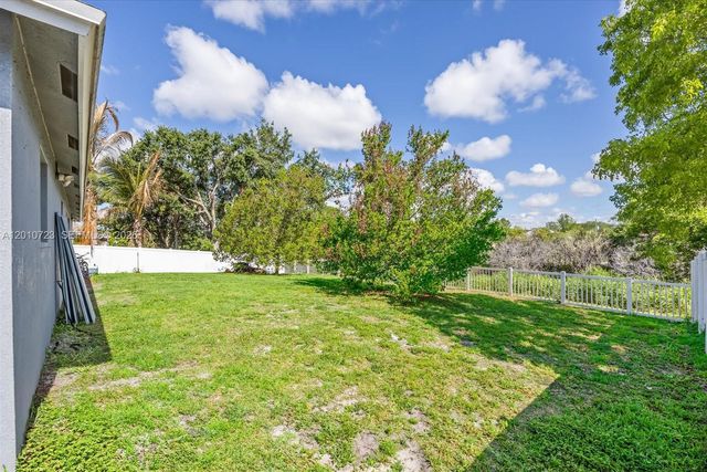115 SW Glenwood Drive, Port St. Lucie, Port St Lucie, FL 34984