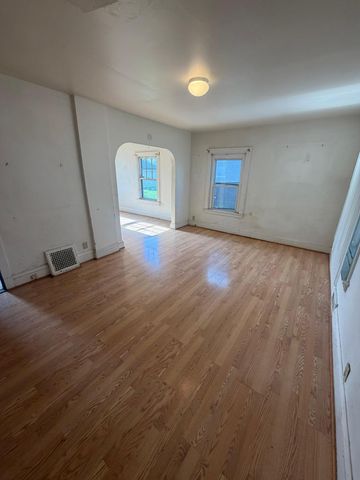 809 Pierce Street, Gary, IN 46402