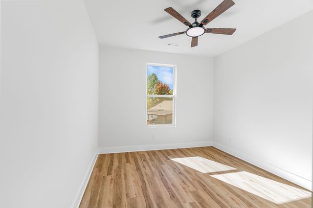 1055 11th St, Old Hickory, TN 37138