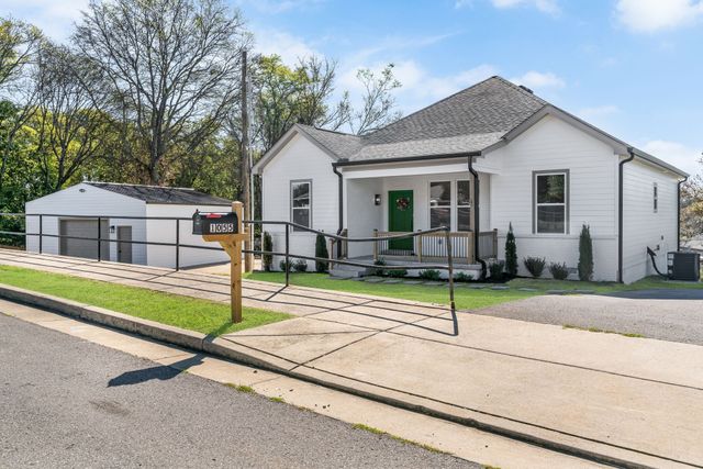 1055 11th St, Old Hickory, TN 37138