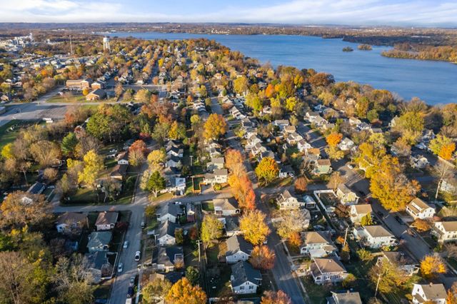 1055 11th St, Old Hickory, TN 37138