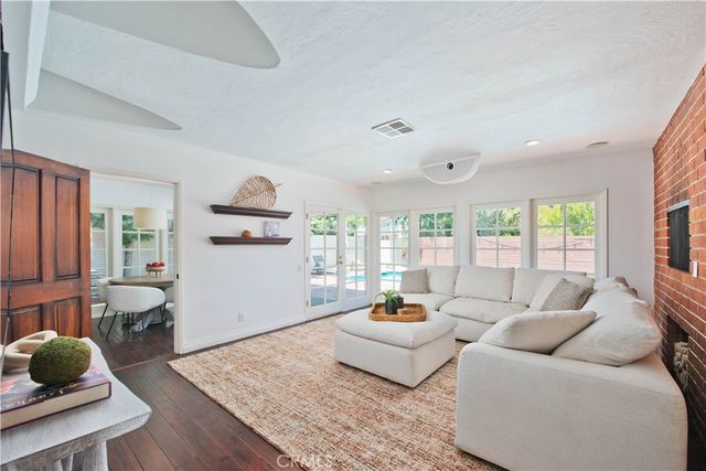18056 Lake Encino, Encino, CA 91316