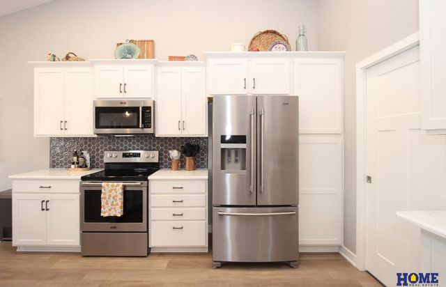 9137 Baybrook Circle, Lincoln, NE 68516