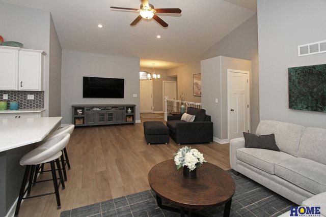 9137 Baybrook Circle, Lincoln, NE 68516