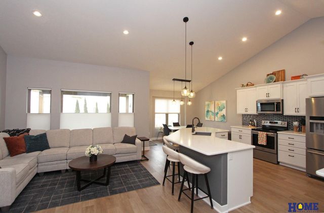 9137 Baybrook Circle, Lincoln, NE 68516