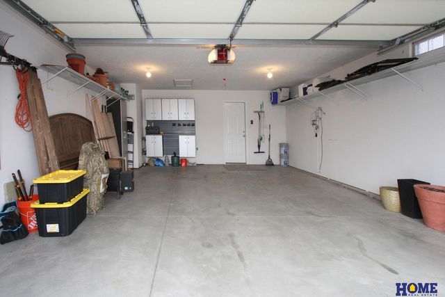 9137 Baybrook Circle, Lincoln, NE 68516