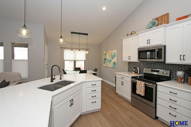 9137 Baybrook Circle, Lincoln, NE 68516