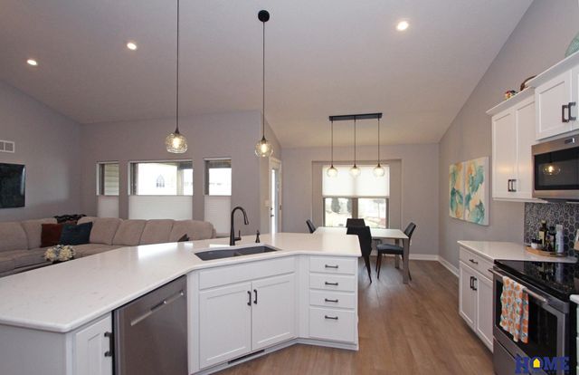 9137 Baybrook Circle, Lincoln, NE 68516