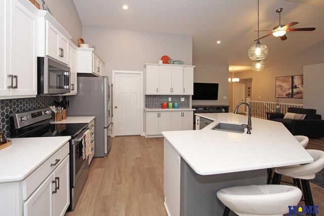 9137 Baybrook Circle, Lincoln, NE 68516