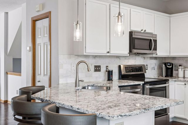 787 Fairfield Circle, Minnetonka, MN 55305