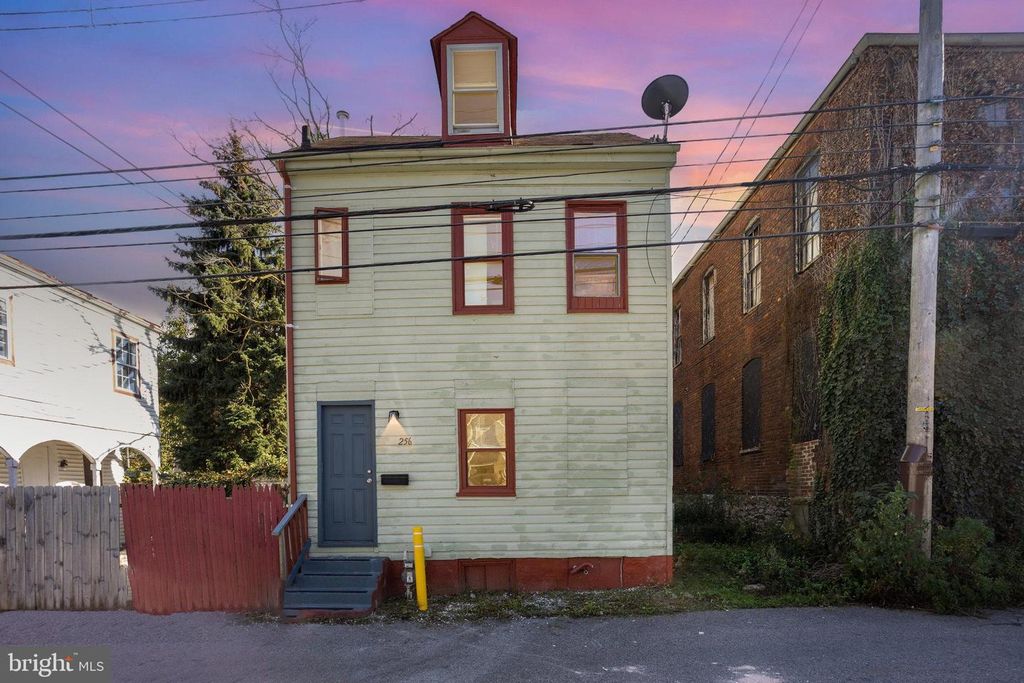 256 E GAS AVE, York, PA 17403