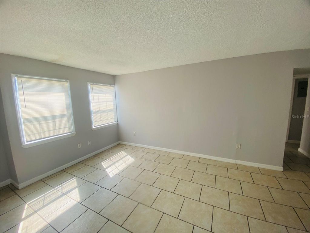 Image 2 of property listing at 2771 L B MCLEOD ROAD A, Orlando, FL 32805