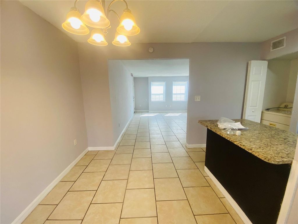 Image 9 of property listing at 2771 L B MCLEOD ROAD A, Orlando, FL 32805