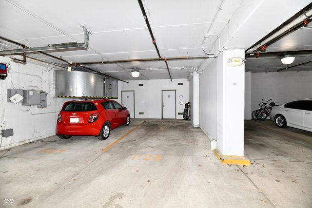 20971 Shoreline Court 302, Noblesville, IN 46062