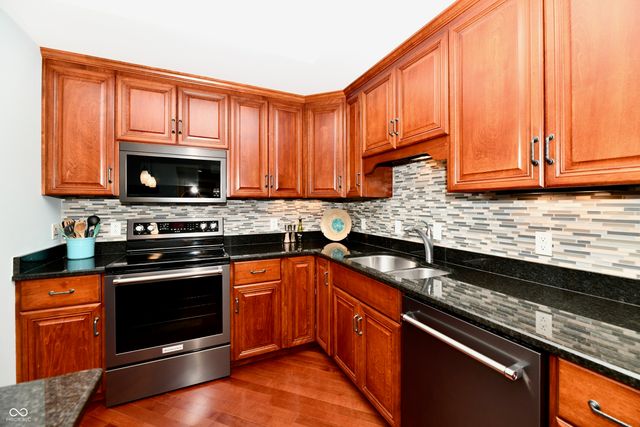 20971 Shoreline Court 302, Noblesville, IN 46062