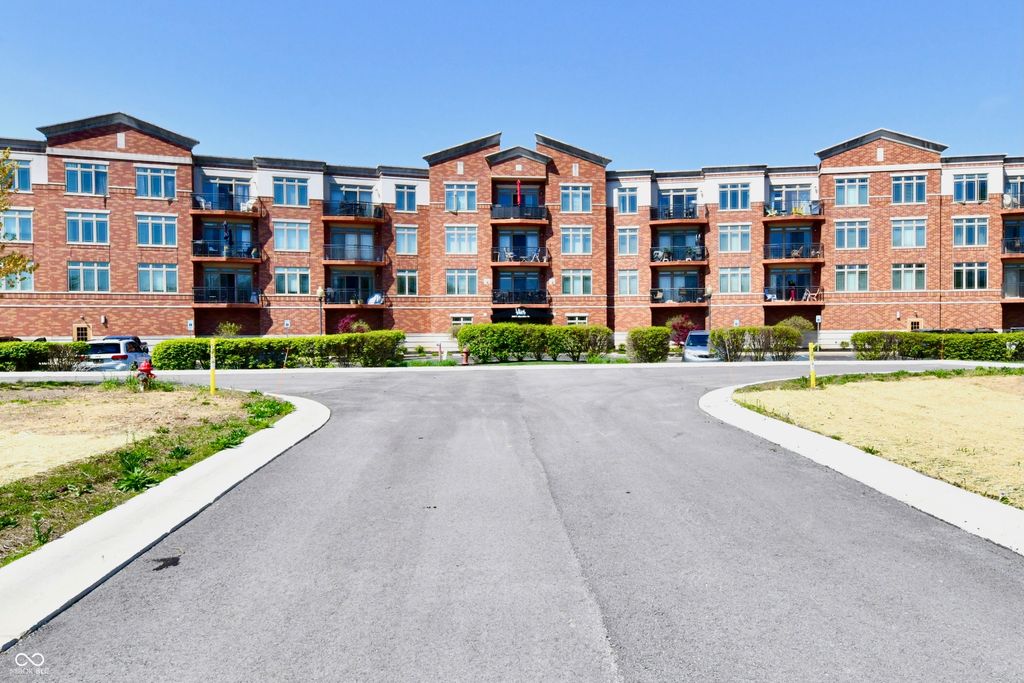 20971 Shoreline Court 302, Noblesville, IN 46062