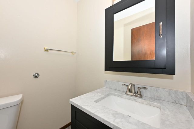 7365 Delaine DRIVE, Oak Creek, WI 53154