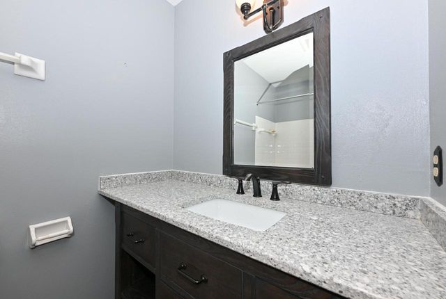 7365 Delaine DRIVE, Oak Creek, WI 53154
