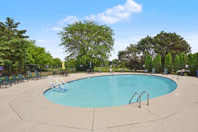 7365 Delaine DRIVE, Oak Creek, WI 53154