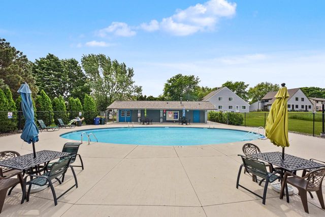 7365 Delaine DRIVE, Oak Creek, WI 53154